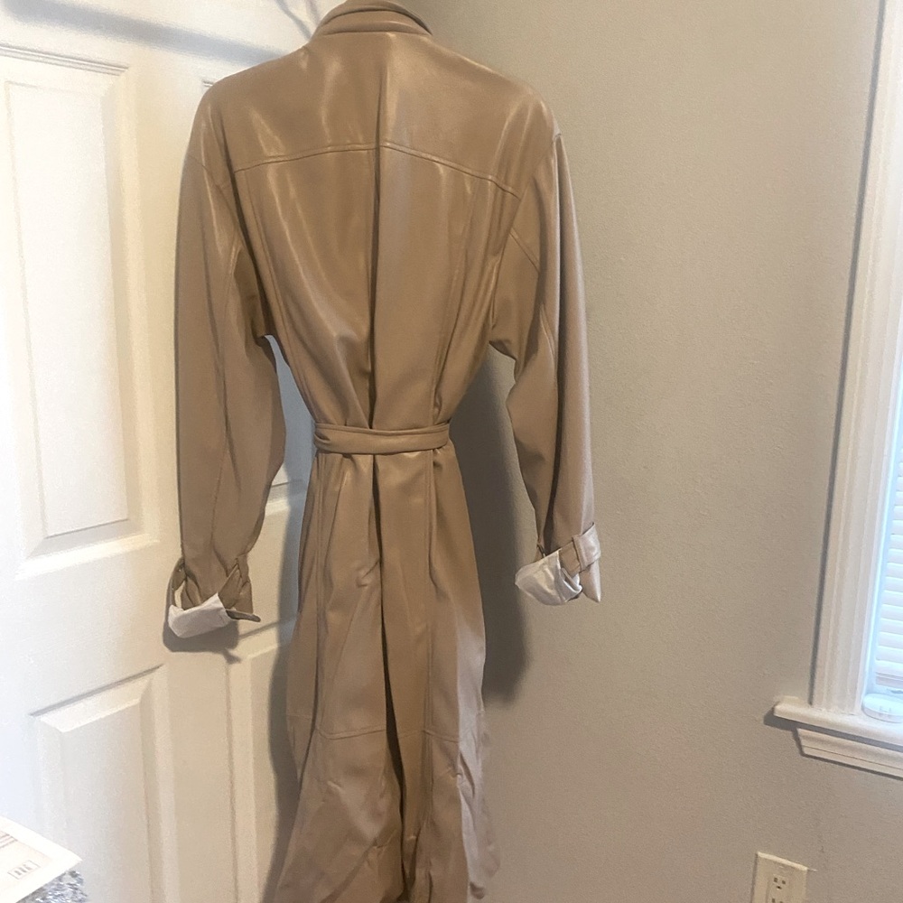 COPY - Forever21 belted Oversized beige faux leather trench - Picture 4 of 4